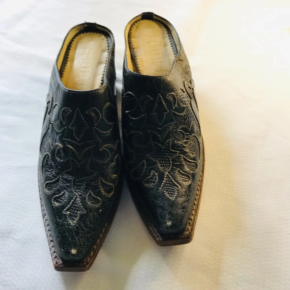 Corral Black Embroidered Mules - Picture 6 of 12